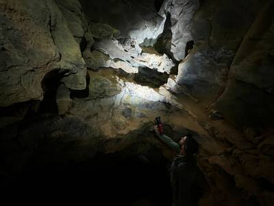 Spotlight of the GVM PD60B in cave